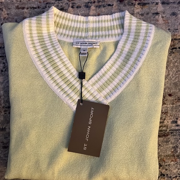 NWT St John Sport putting green and white sweater Medium Excellent condition - Picture 3 of 5